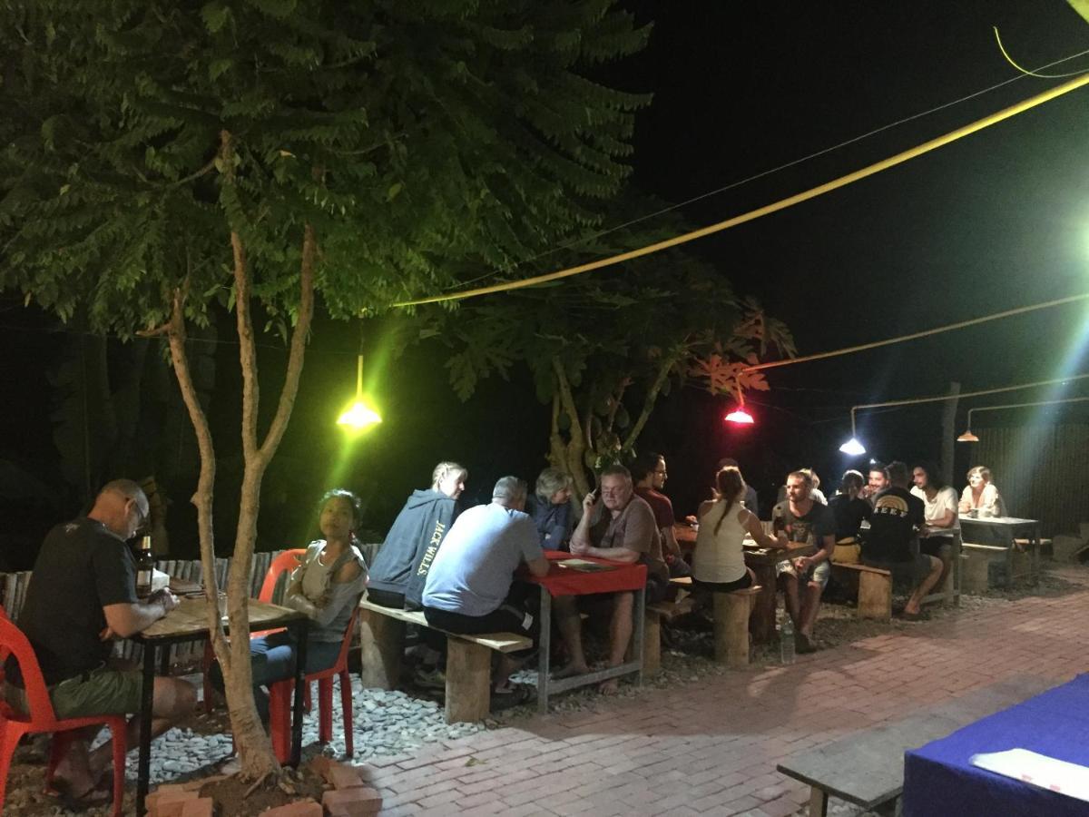 Mekong Backpackers Pakbeng Apartment Ngoại thất bức ảnh